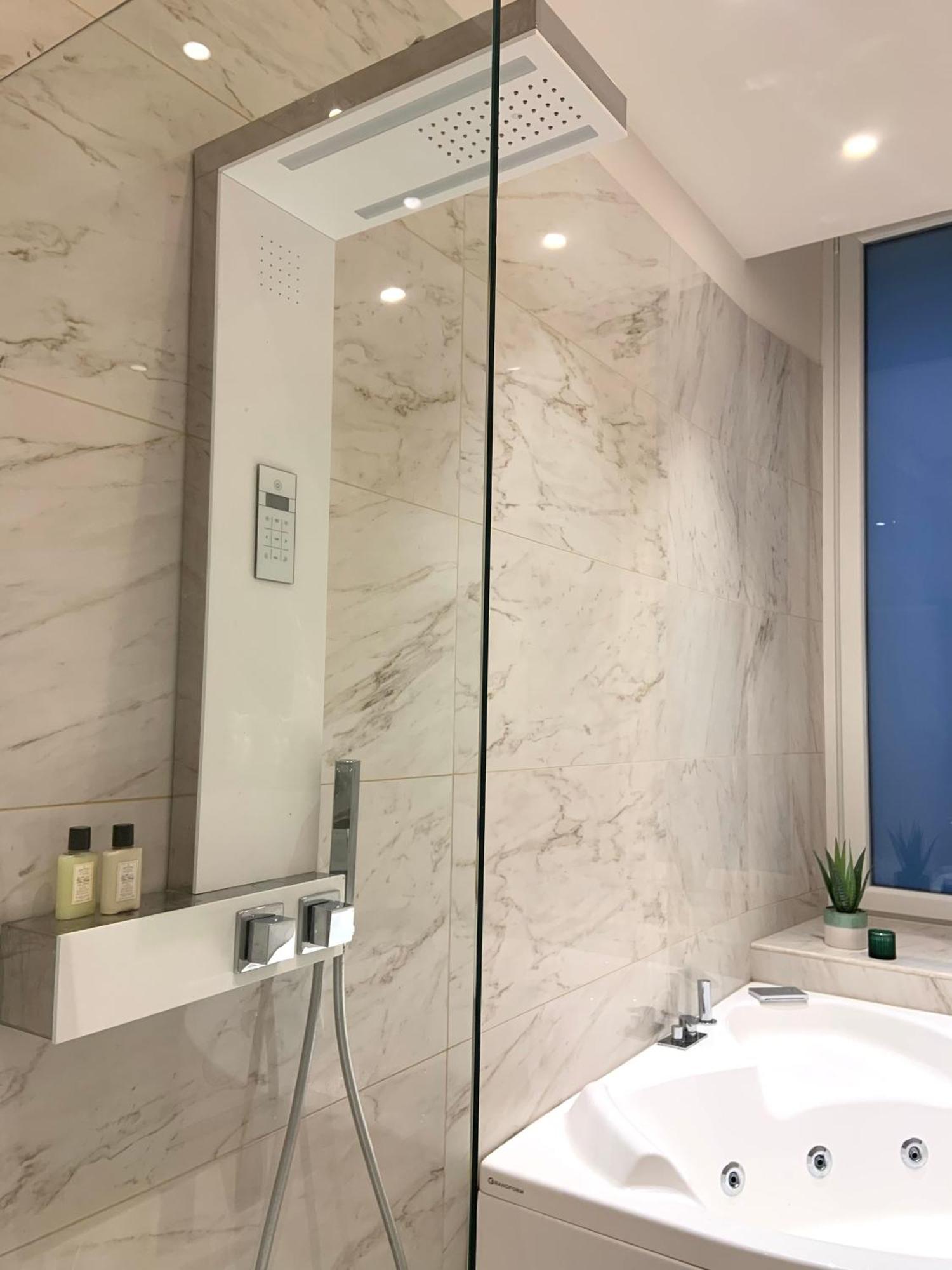 Bari Downtown Luxury Apartment Bagian luar foto
