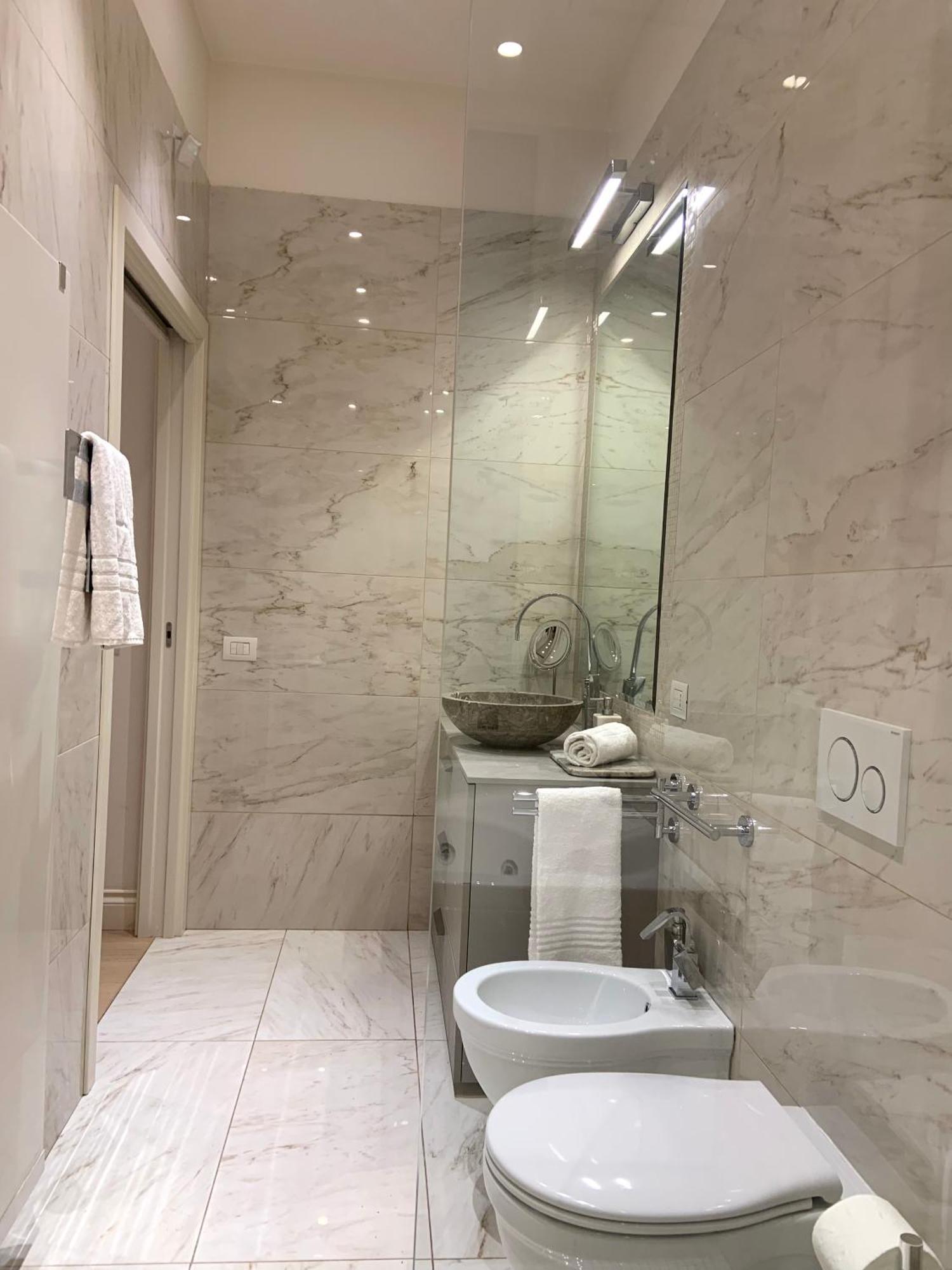 Bari Downtown Luxury Apartment Bagian luar foto