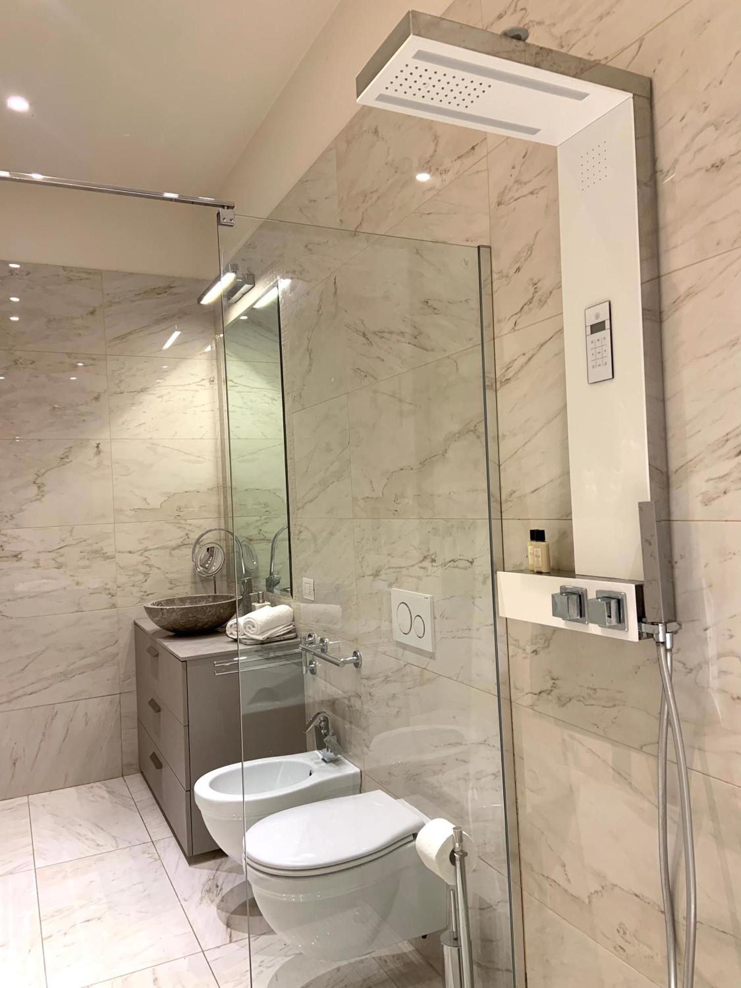 Bari Downtown Luxury Apartment Bagian luar foto